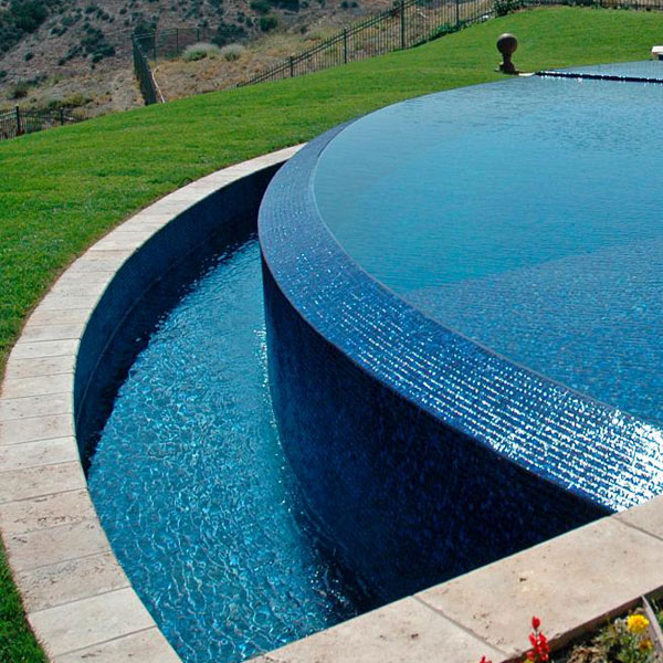 pool contractor in San Diego